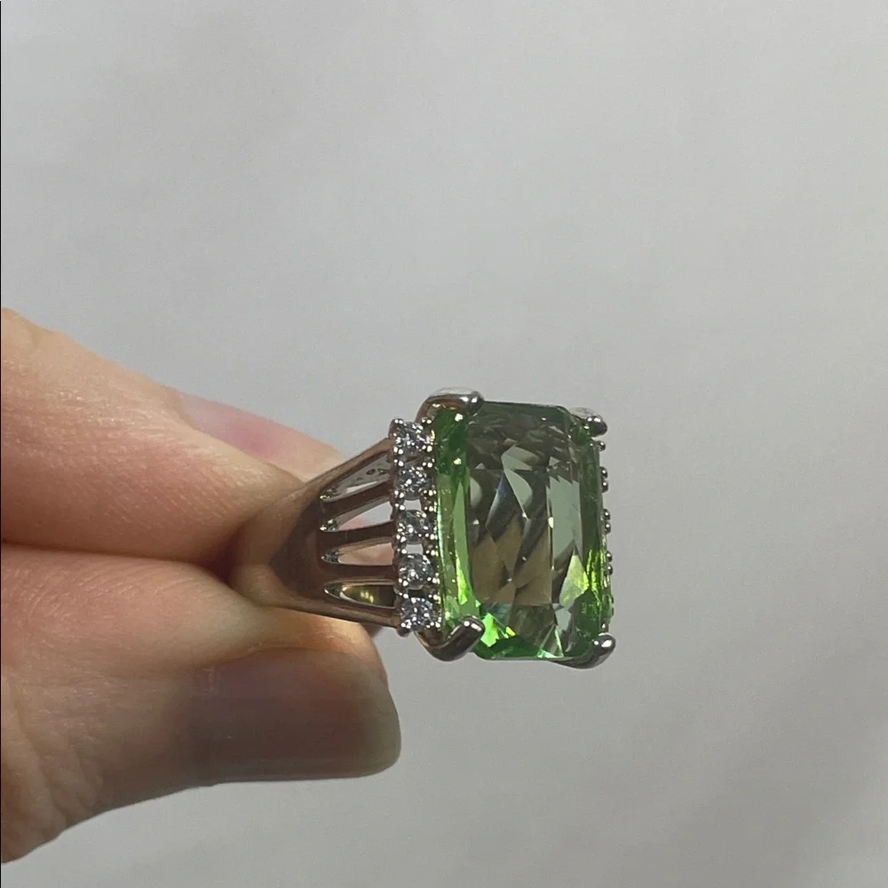 Sterling silver Large Green Gemstone Ring 925 zirconia diamonds